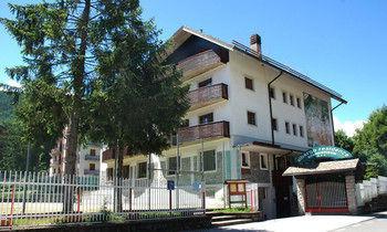 Biancaneve Aparthotel